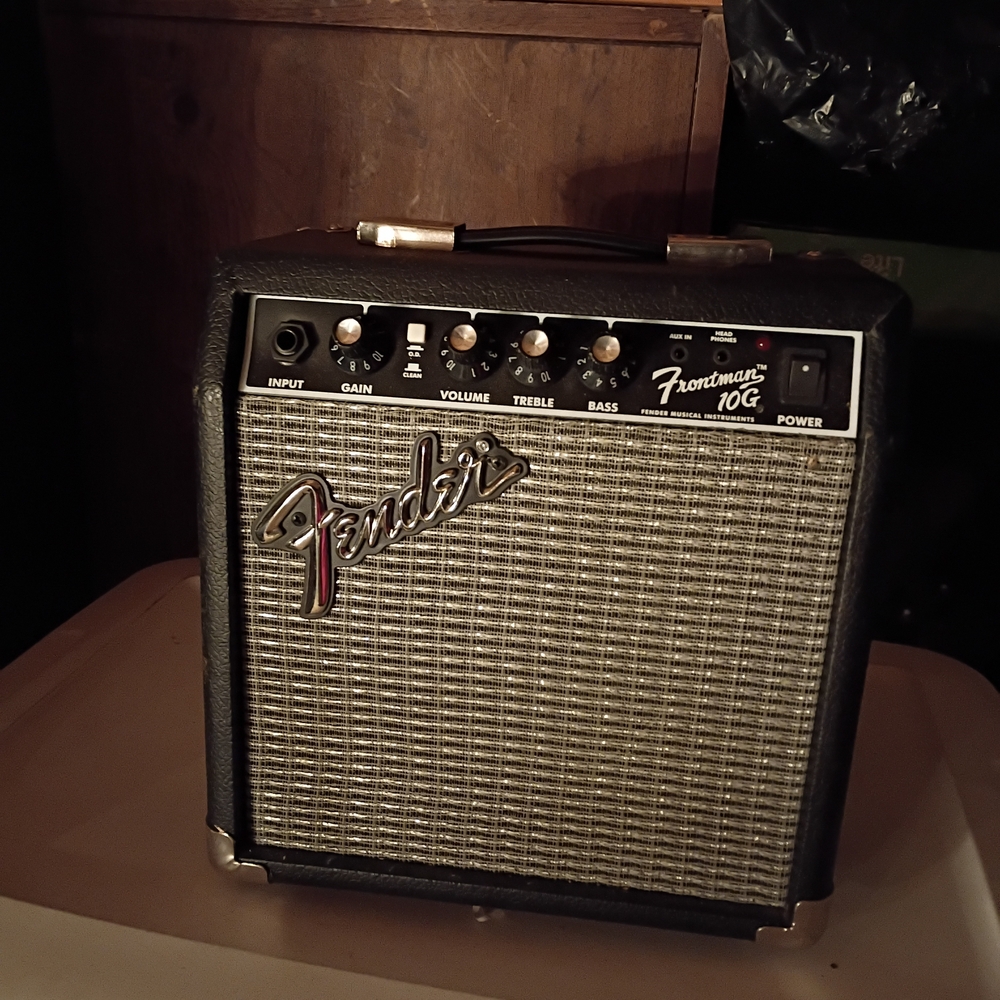 Fender Frontman 10G Silver and Black Amplifier